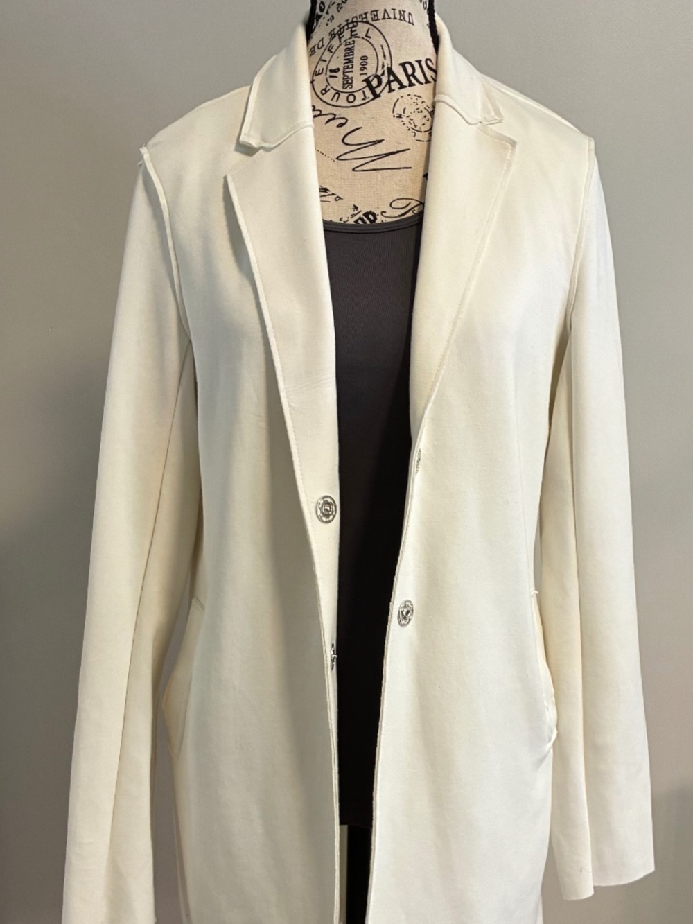 Carolina Belle Montreal Ivory Single Breasted Mid Length Coat. Size S. Elegant